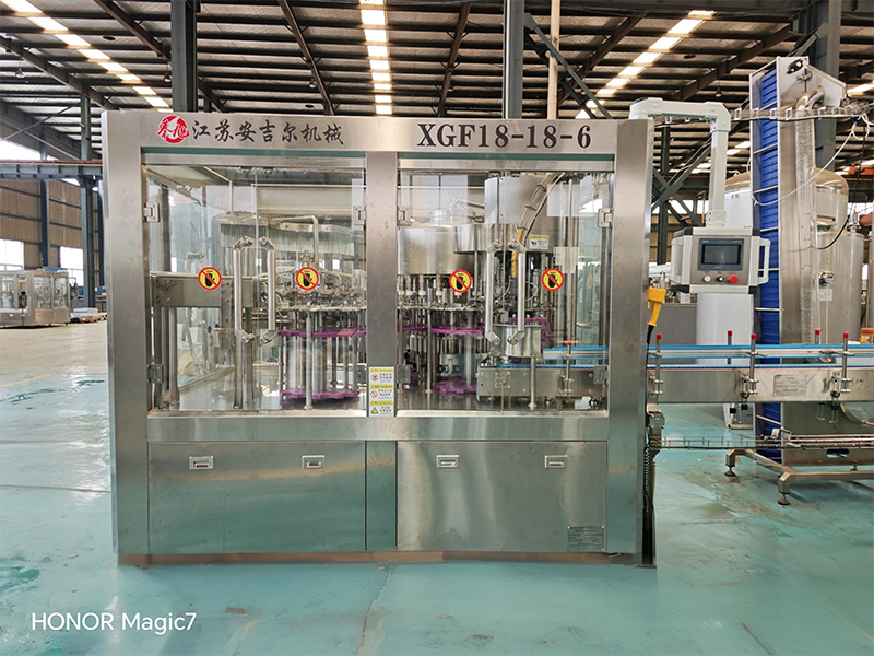 6000瓶/小时瓶装水灌装机